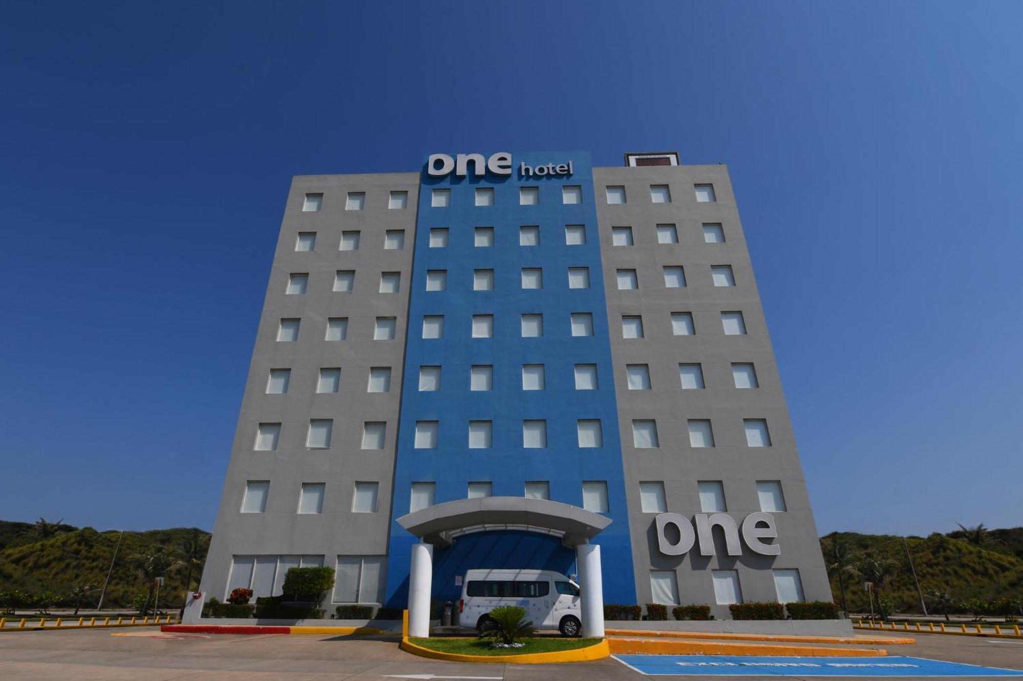 One Coatzacoalcos Forum Exterior photo