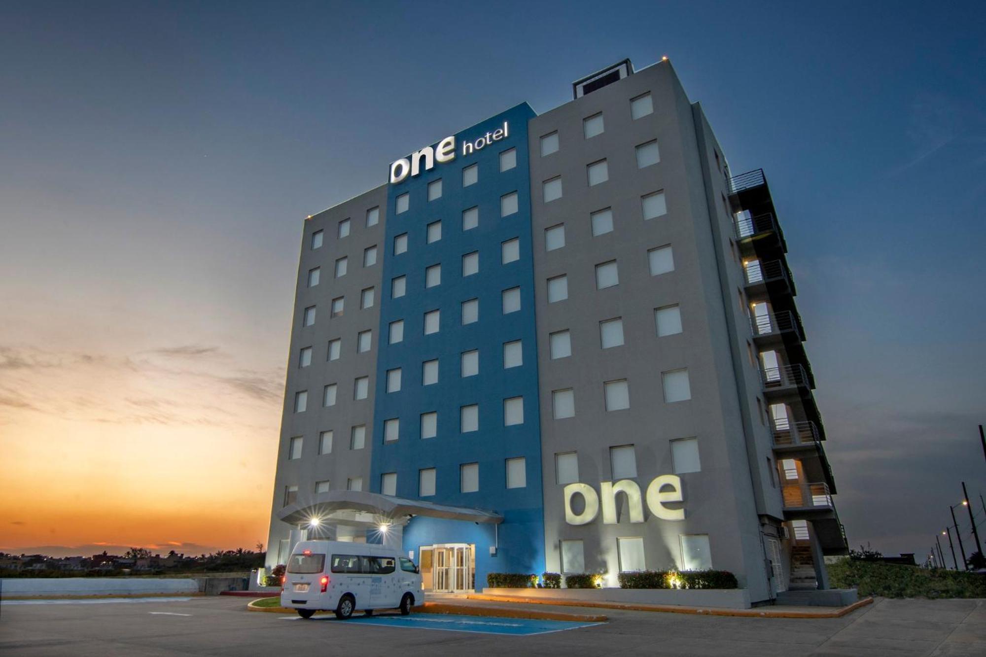 One Coatzacoalcos Forum Exterior photo